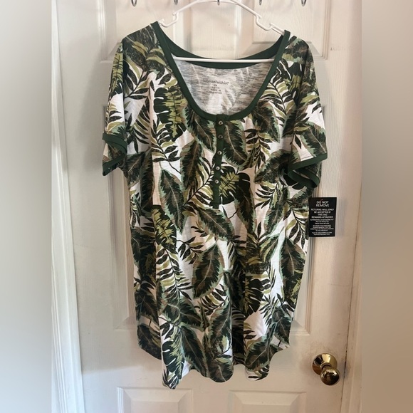 woman within 1X 22/24 Shirt Blouse 1/4 Button Green White Leafy Beach Resort NWT - Picture 1 of 4